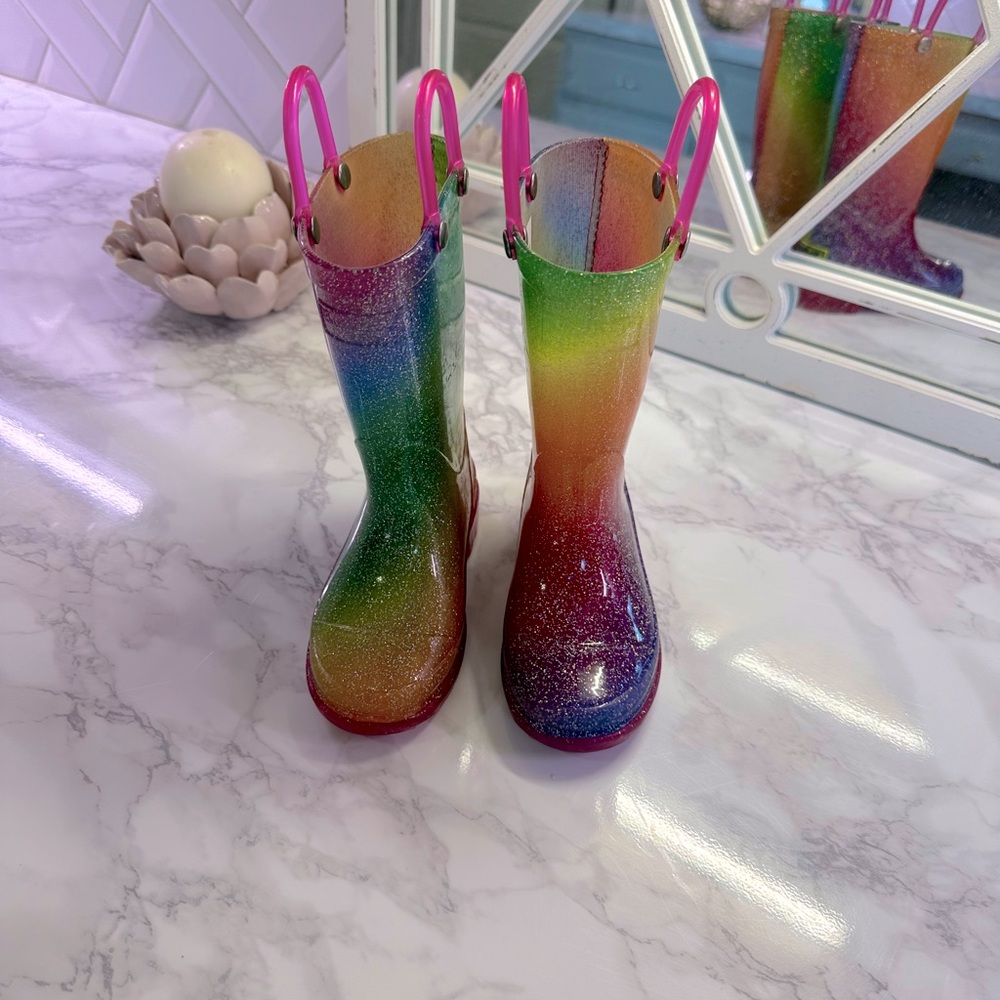 Toddler Light-Up Rainbow Rain Boots